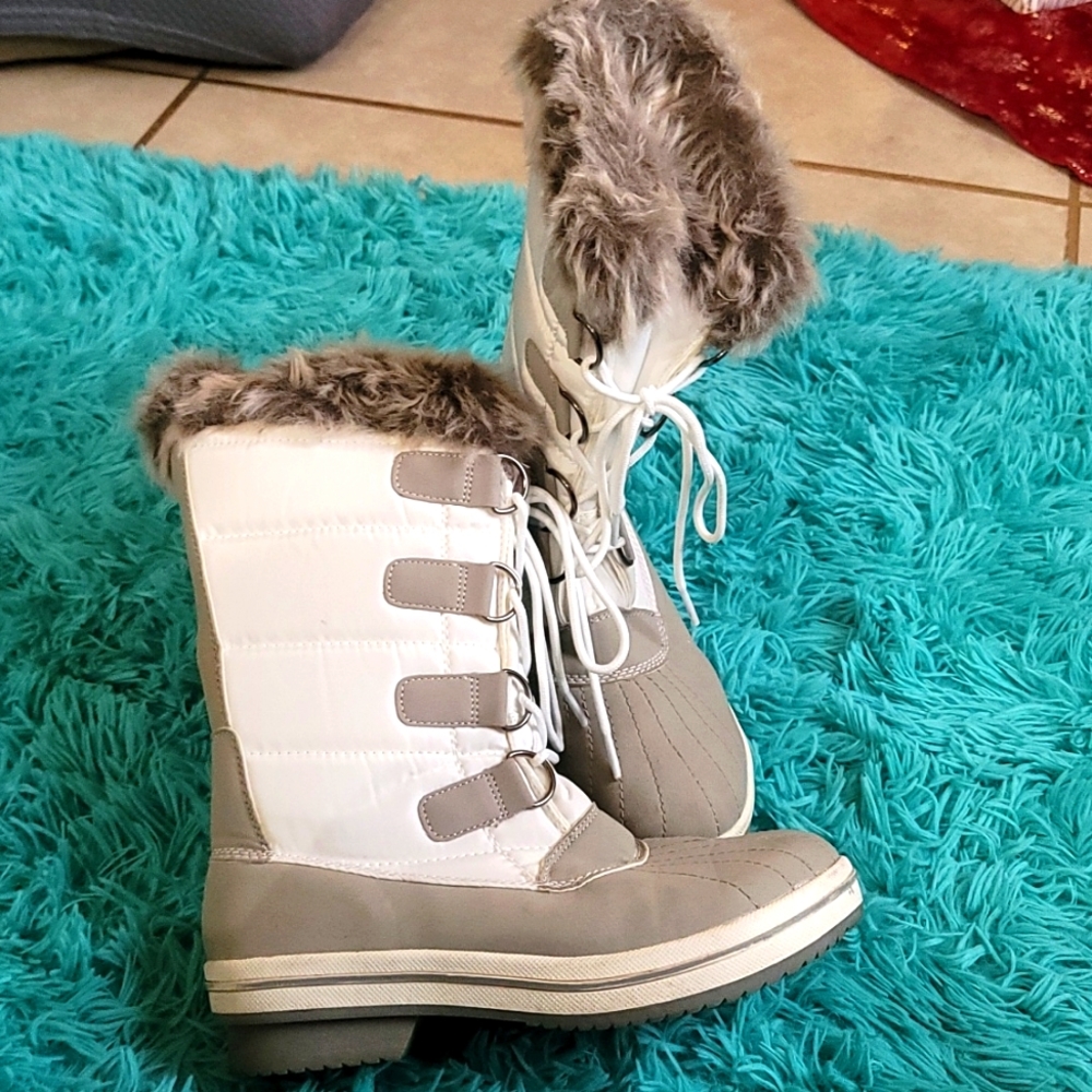 Snow Boots